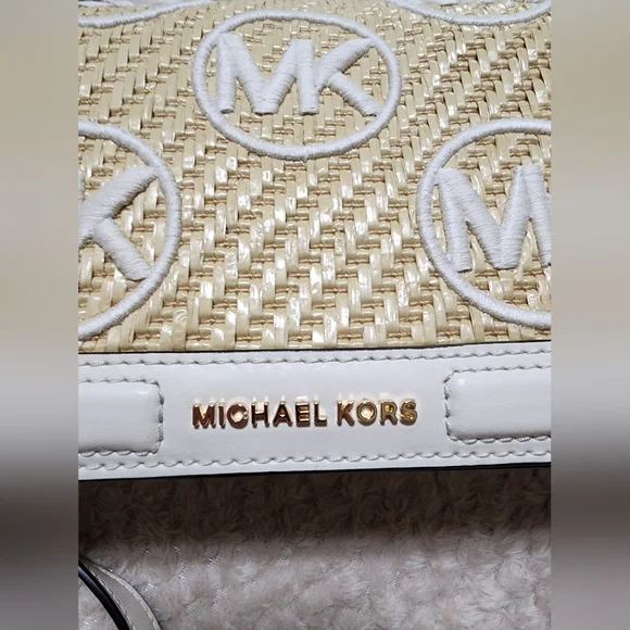 Chic Michael Kors Tan White Chain Strap Bag